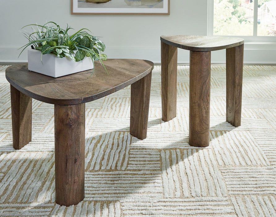 Reidport Accent Coffee Table (Set of 2)