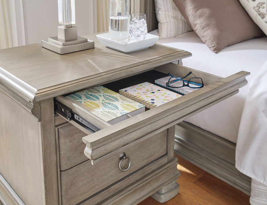 Lexorne Nightstand